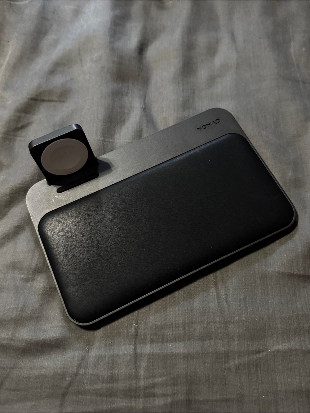 Nomad Goods - Base Station Apple Watch Edition - wireless phone / watch charger